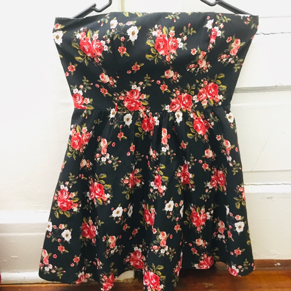 Floral strapless cute dress